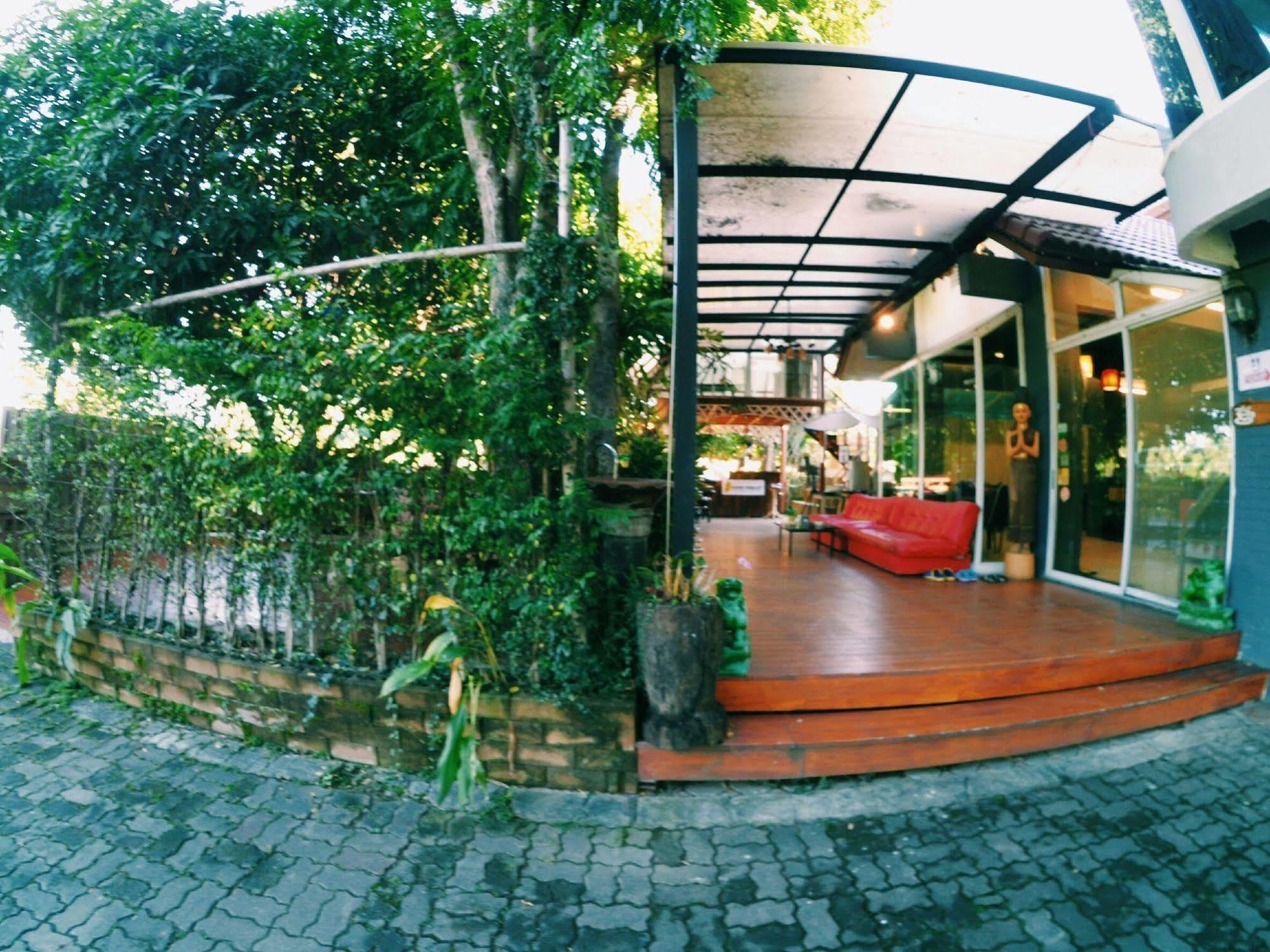 Lakeland Homestay Чиангмай Екстериор снимка